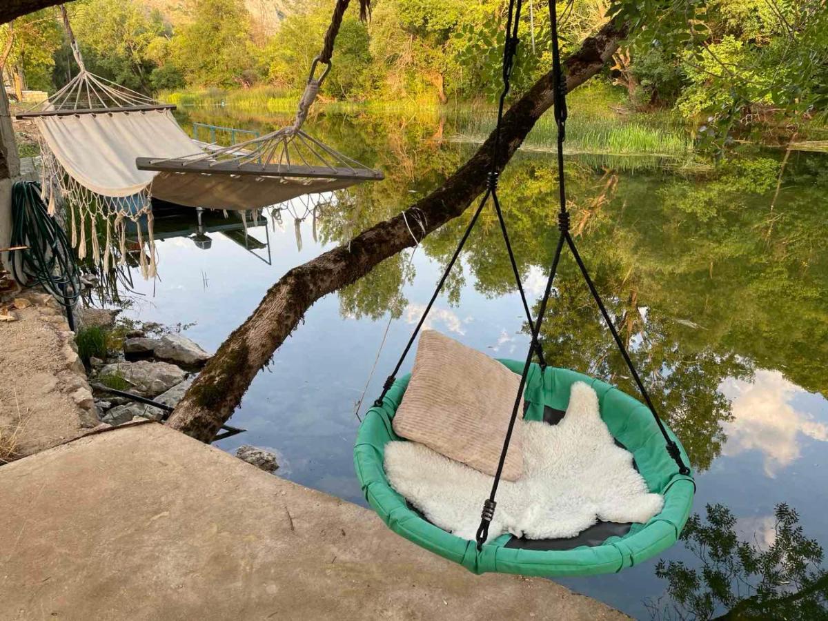 House On The River Благай Екстериор снимка
