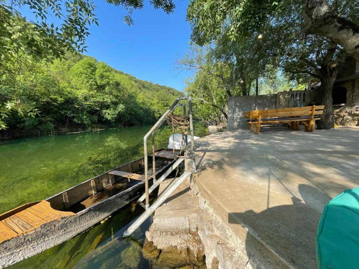 House On The River Благай Екстериор снимка
